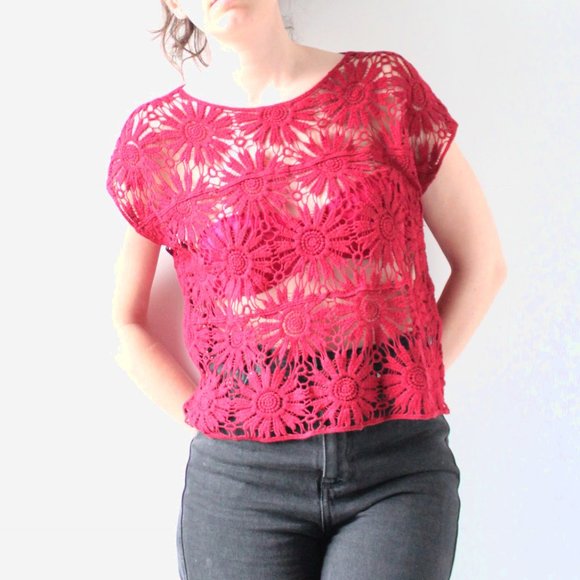 Red Daisy Crochet Top - Picture 3 of 4